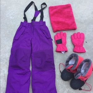 Girl’s snow pants, boots and gloves